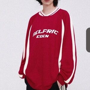 NWT Aelfric Eden Oversized Sweatshirt. Size Medium.